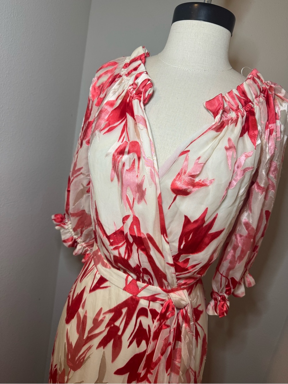 Saloni Olivia dress in the Rainbow Coral - Picture 3 of 10